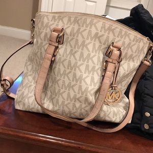 Micheal Kors bag & wallet